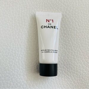 CHANEL No. 1 Serum REVITALISAN AU CAMÉLIA ROUGE sample 5 ml